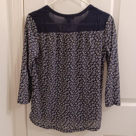 H&M Blue Floral Shirt - Picture 2 of 4